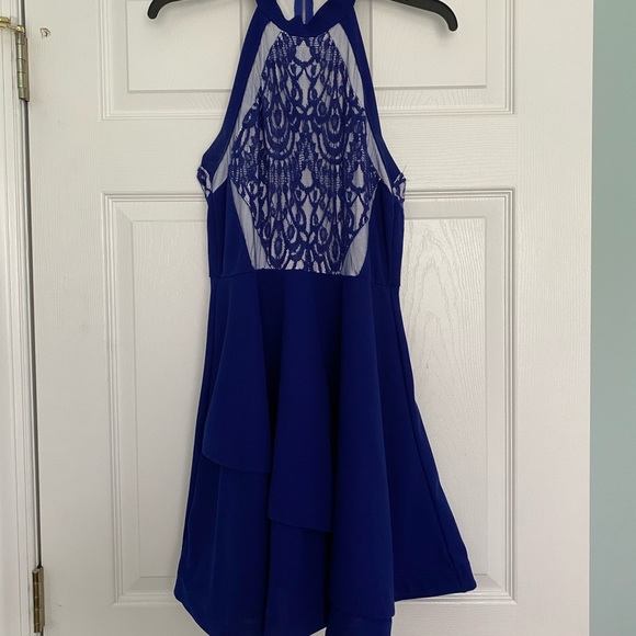 Very pretty dress!! - Picture 2 of 10